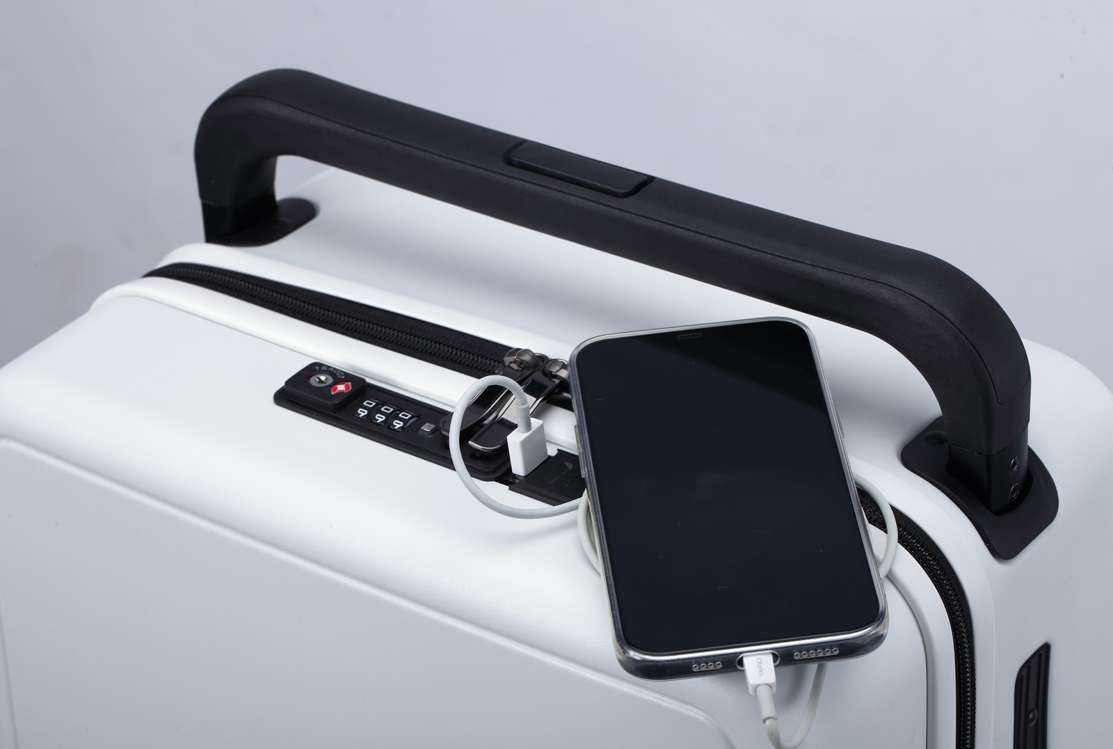กระเป๋าใส่รถเข็นขนาดกว้าง 20 นิ้วถือขึ้นเครื่องพร้อมที่ชาร์จ USB